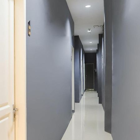 Oyo 3492 Mandala Residence Medan Exterior photo